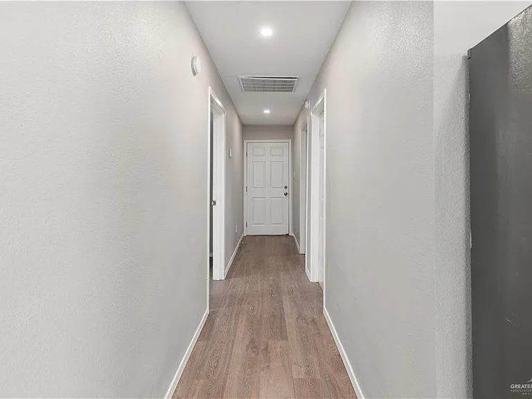 2517 W Hackberry Ave — Photo 13