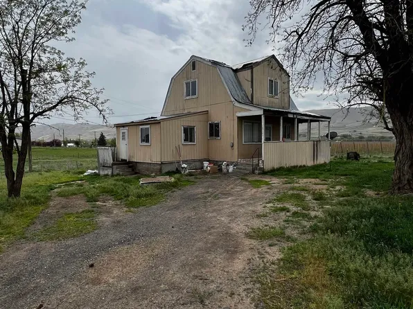 10201 S Wilgus Rd, Prosser, WA 99350