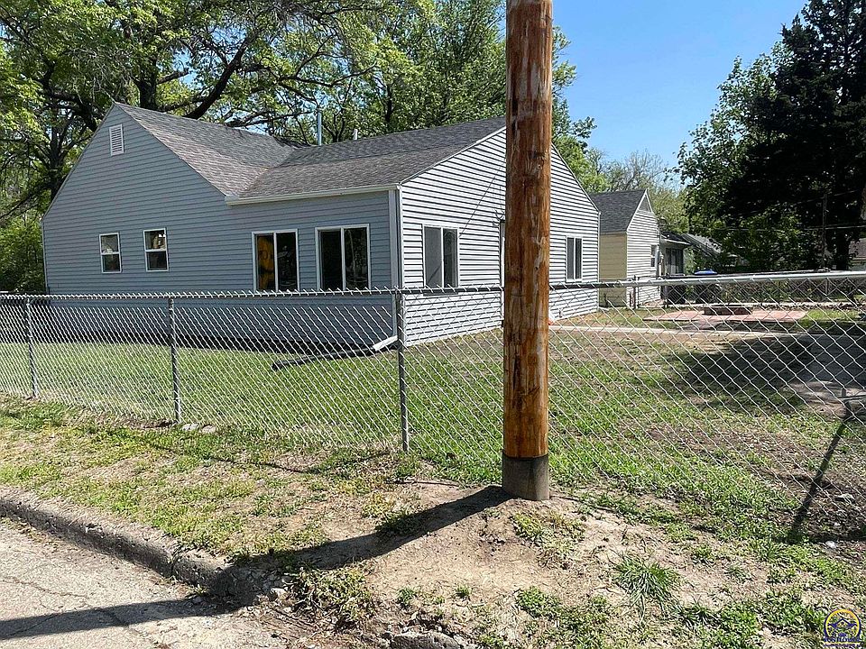 1901 SW Randolph Ave, Topeka, KS 66604 Zillow