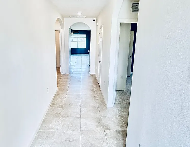 465 Sorrento Dr — Photo 2