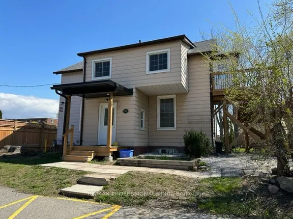 213 Pine St #1, Whitby, ON L1N 3X4