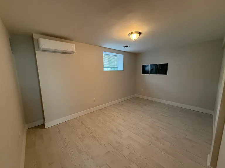 6 Ludwig St #1 — Photo 4