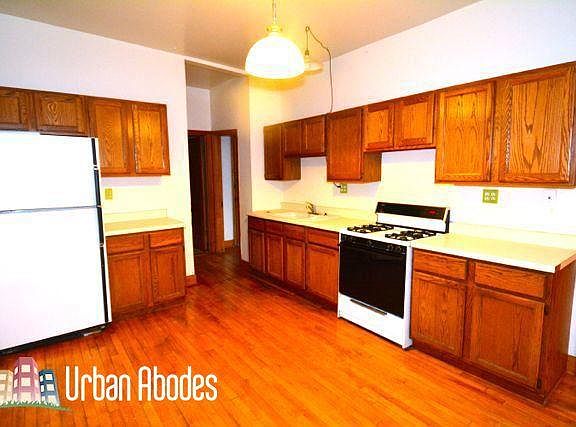 2nd image of 951 N Hoyne Ave #Ua3