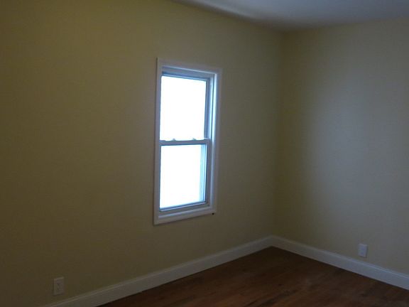 2nd image of 423 Thieriot Ave #1FAM