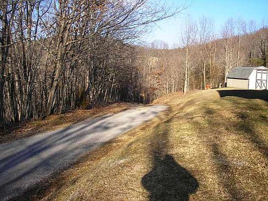 5th image of 3141 Lodge Ln