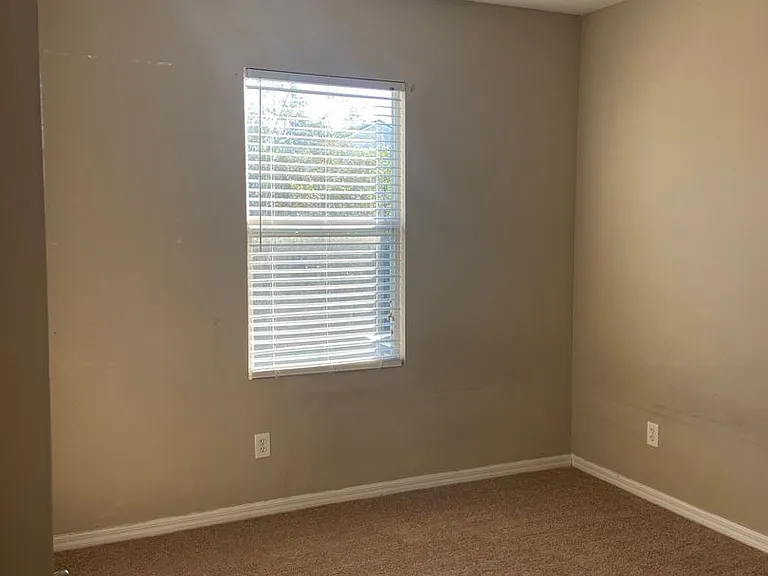 628 Madina Cir — Photo 13