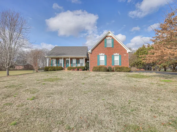 1379 Polo Fields Ln, Columbia, TN 38401