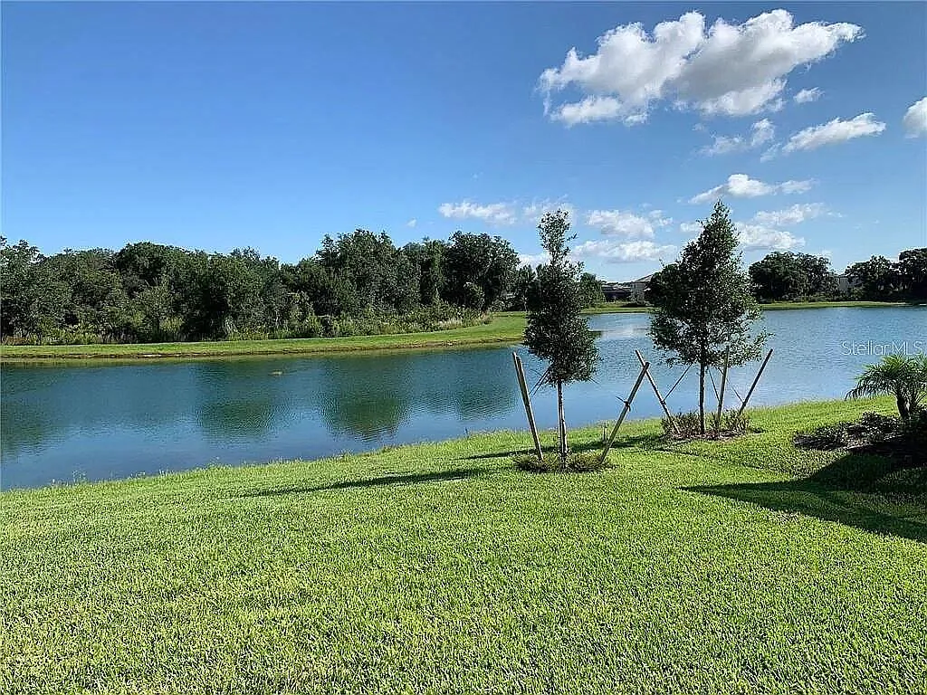 4 bed, 2200 sqft, $2,950 — Photo 2