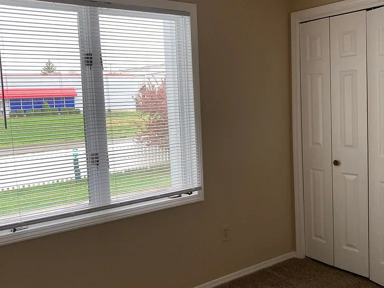 1204 S College Mall Rd — Photo 25