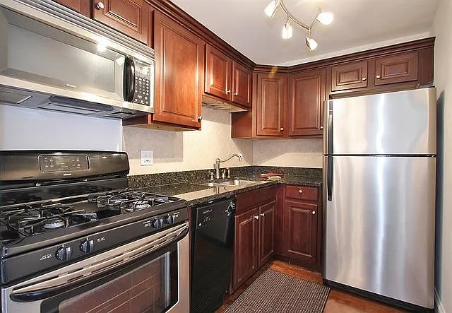8232 Niles Center Rd #307 — Photo 3