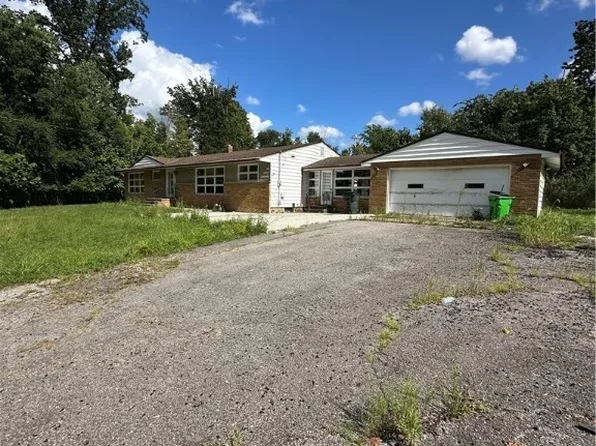 2715 Cabin Dr, Wickliffe, OH 44092