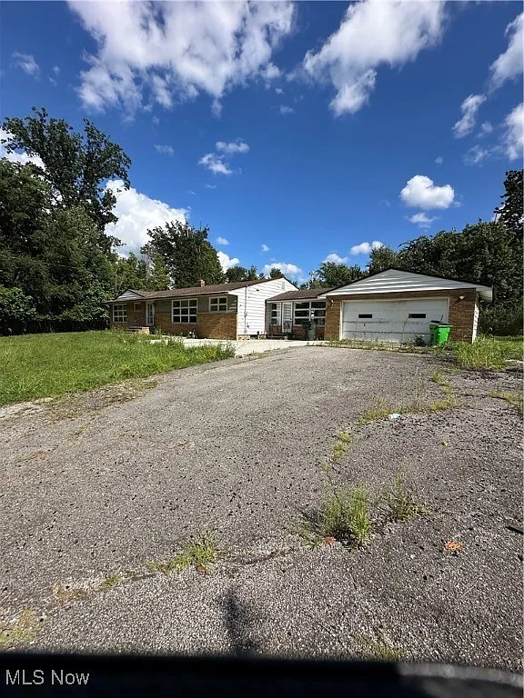 2715 Cabin Dr photo 1