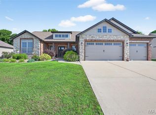 8035 Radcliffe Pl, Troy, IL 62294