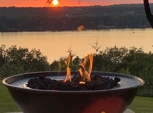 1115 Crest View Dr, Hudson, WI 54016