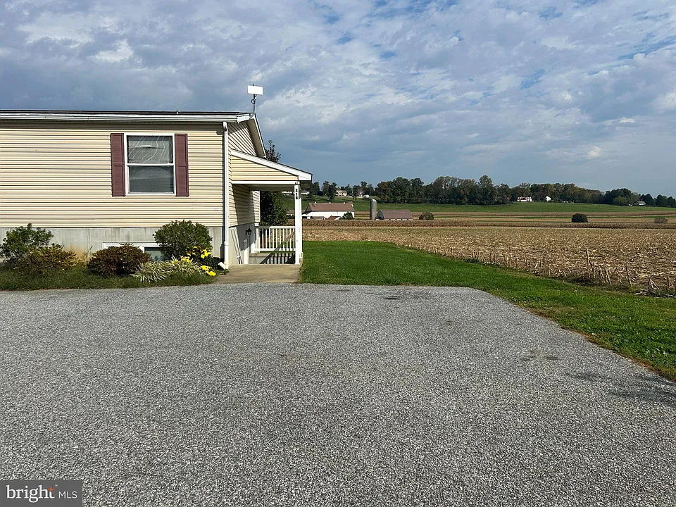 31 N Kinzer Rd #B