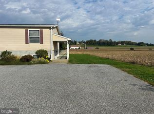 31 N Kinzer Rd #B, Kinzers, PA 17535