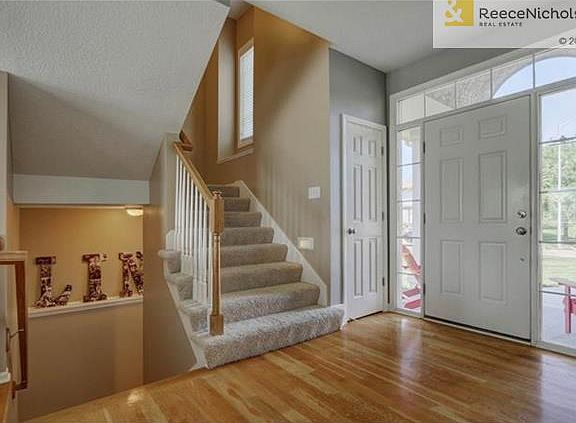 3rd image of 8816 N Hull Ave