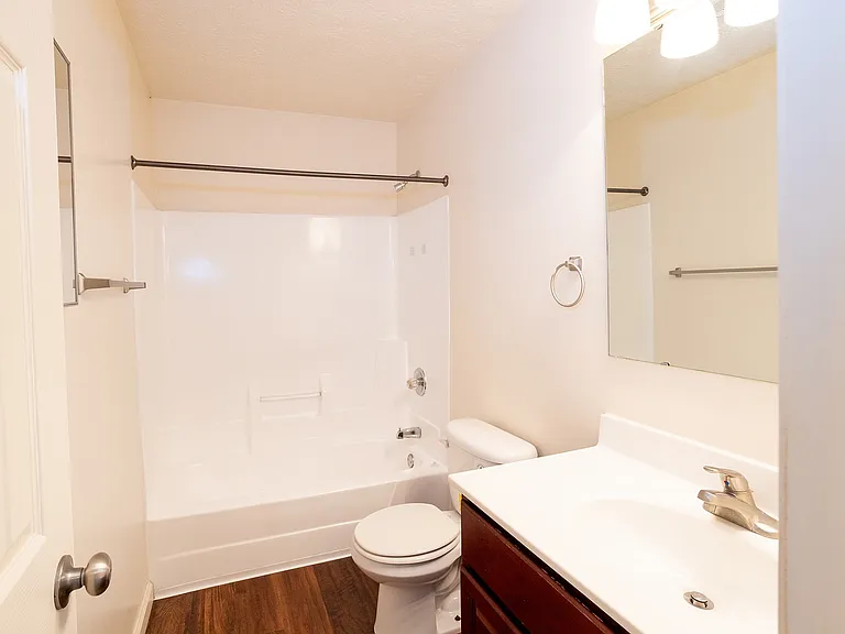 Burberry Place Apartments — Photo 9