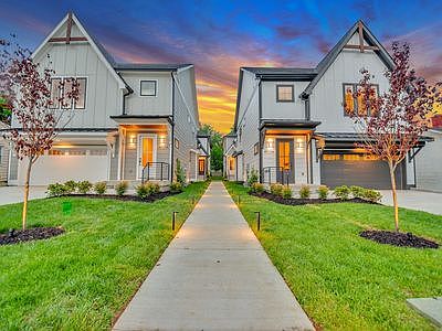 Prime location on Illinois Ave!