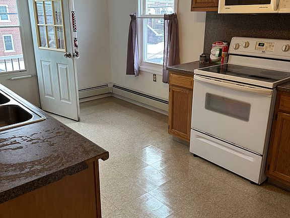 2nd image of 302 Coal St