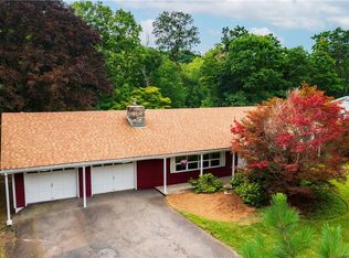 7 Johnson Dr, Danbury, CT 06811