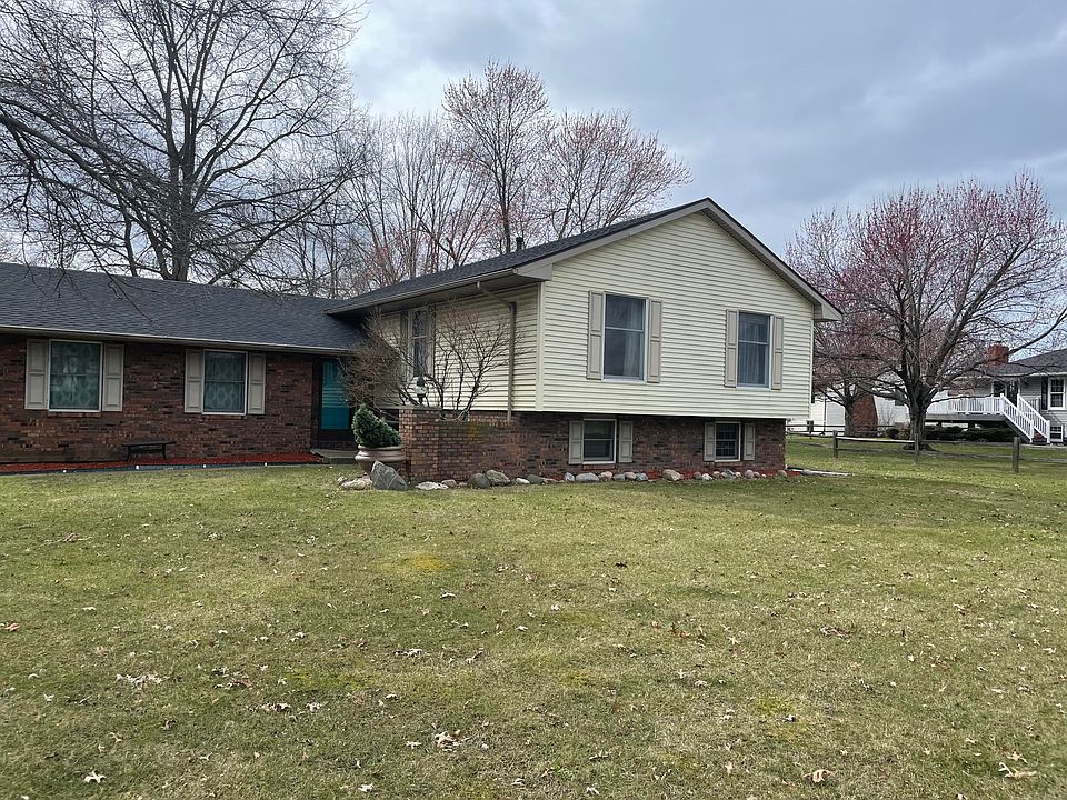 2nd image of 1608 Briarcliffe Ct