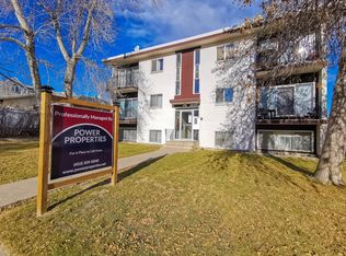 128 26th Ave NW, Calgary, AB T2M2C7