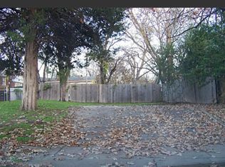 3400 Meadowbrook Dr, Fort Worth, TX 76103