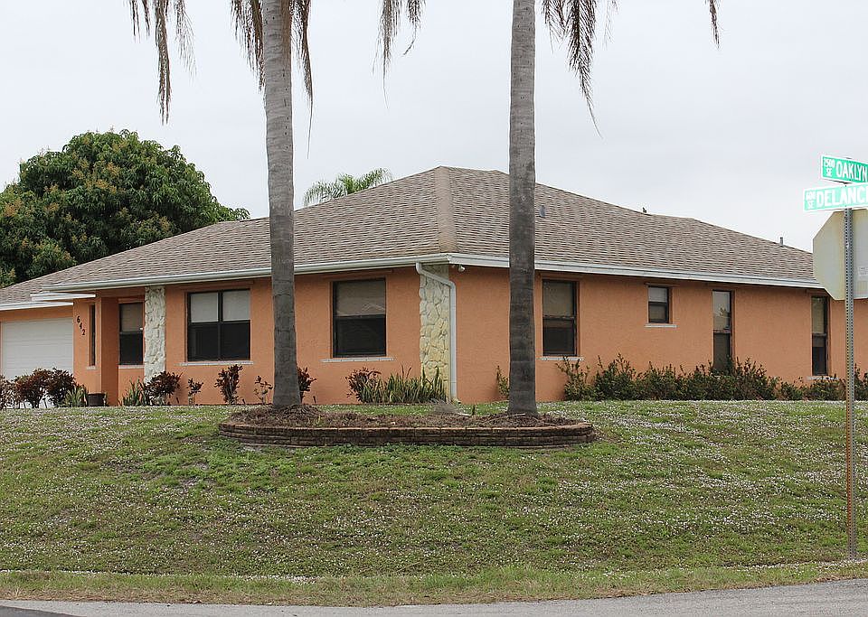 1st image of 642 SE Delancey Ln