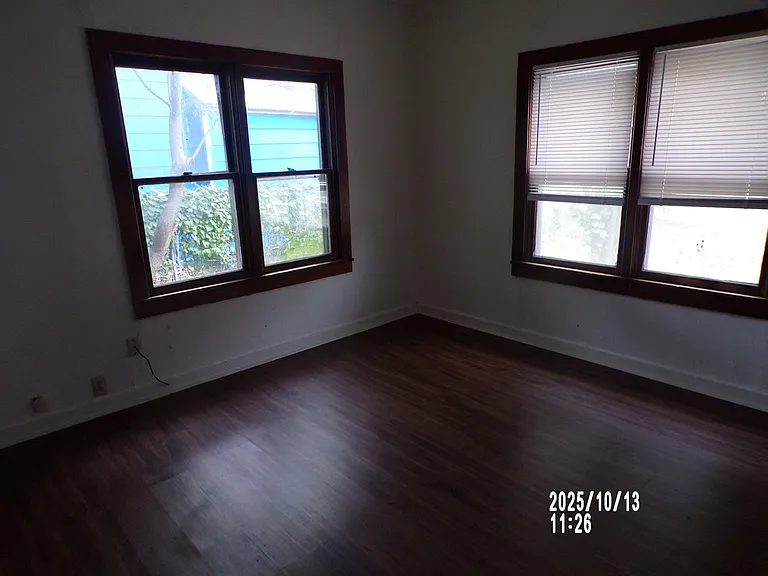 311 E Nevada St — Photo 6