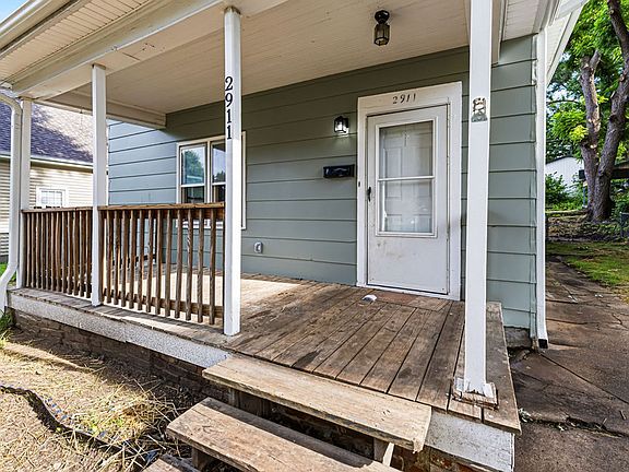 2nd image of 2911 Felix St