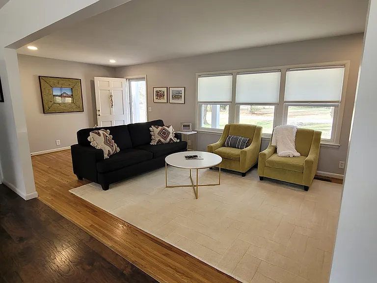 205 Derby Ln — Photo 4