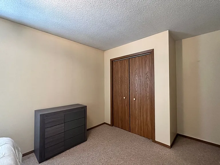 3210 Oak Knoll Dr — Photo 7