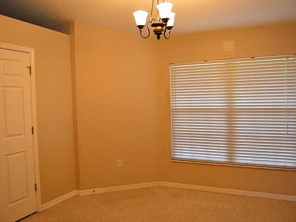 4th image of 2485 Hillside Ave