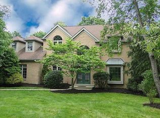 386 Southridge Dr, Pittsburgh, PA 15241