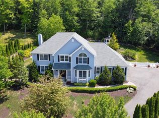 2 Twin Oaks Dr, Cromwell, CT 06416