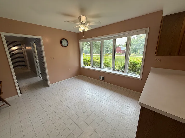 579 Colby St — Photo 16