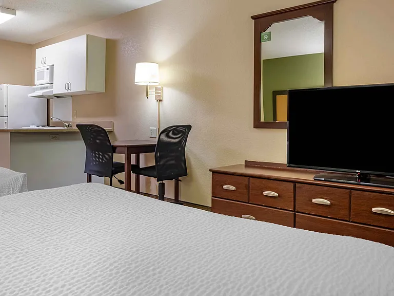 Studio Suite - 2 Full Beds