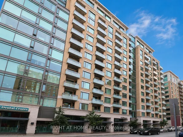 238 Besserer St #810, Ottawa, ON K1N 6B1