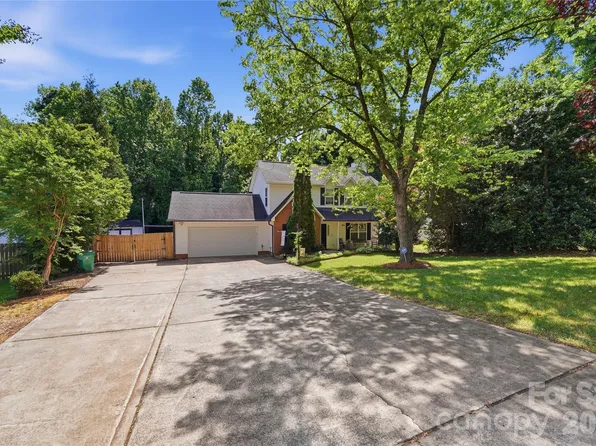 5226 Rockwood Rd, Charlotte, NC 28216