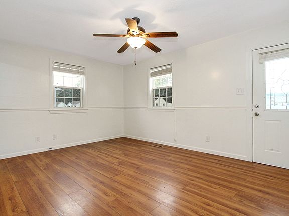 4th image of 414 Wakefield Ave