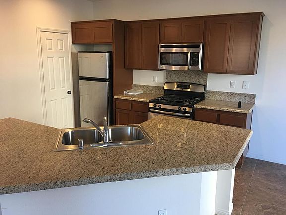 5th image of 135 Cherrywood St