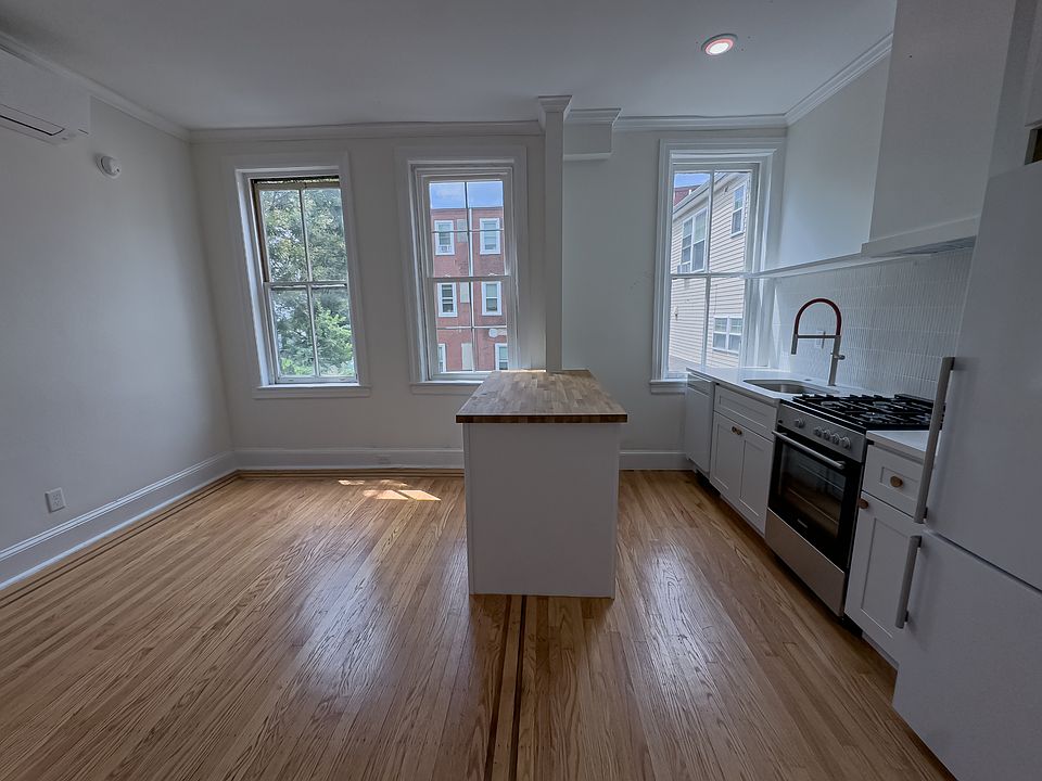 1st image of 1221 N Franklin St #11448815