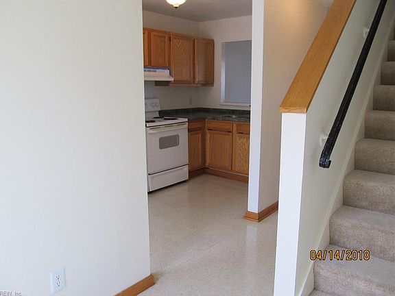 2nd image of 2556 Detroit St
