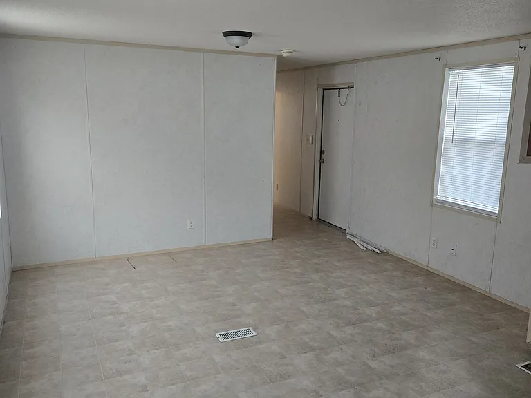 12847 Oak Rd #16 — Photo 3