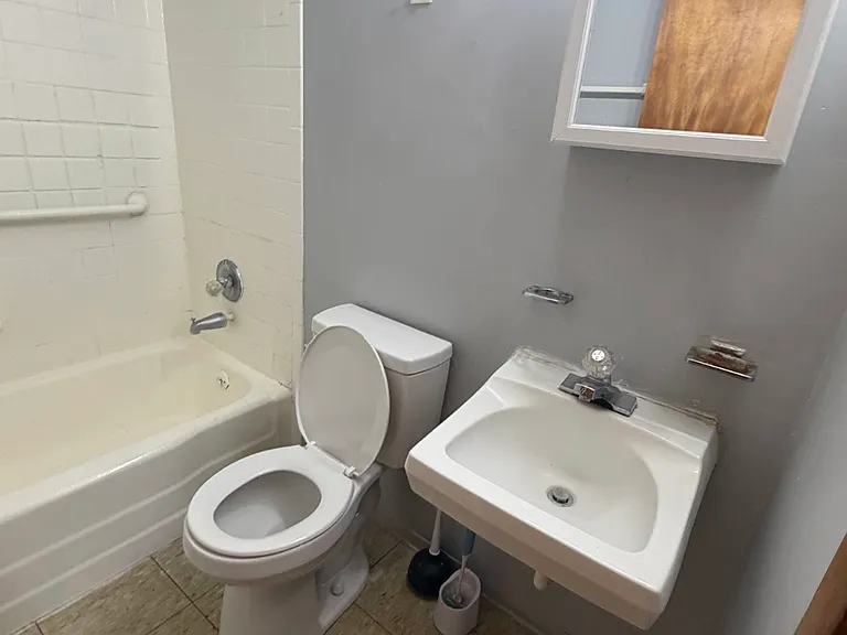 908 W Lake Ave #4 — Photo 8