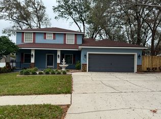 2010 Oakwood Knoll Ct, Valrico, FL 33596