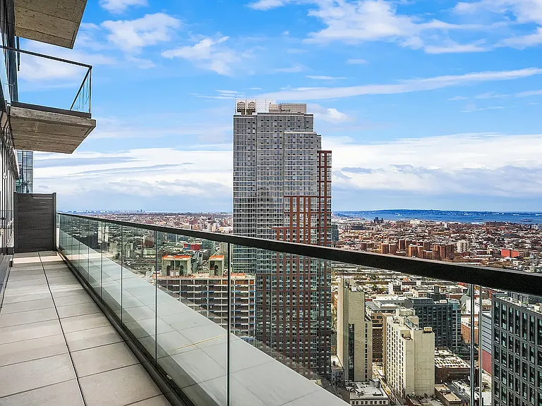 20 Rockwell Pl #Penthouse 3606Y — Photo 6