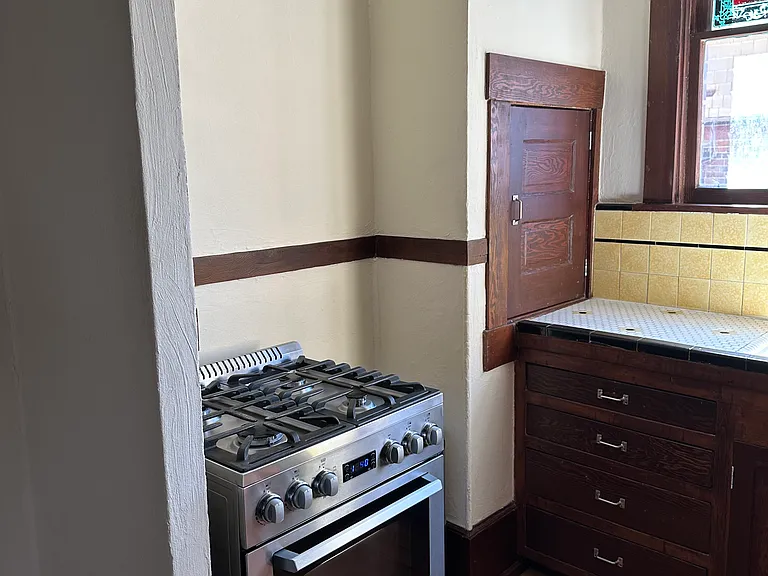 86 N B St #2 — Photo 11