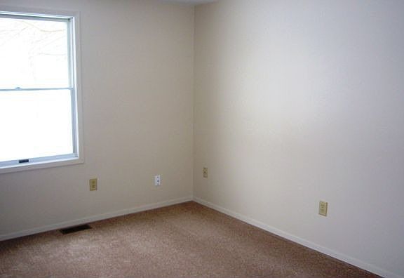 5th image of 108 Lynnfield Cir